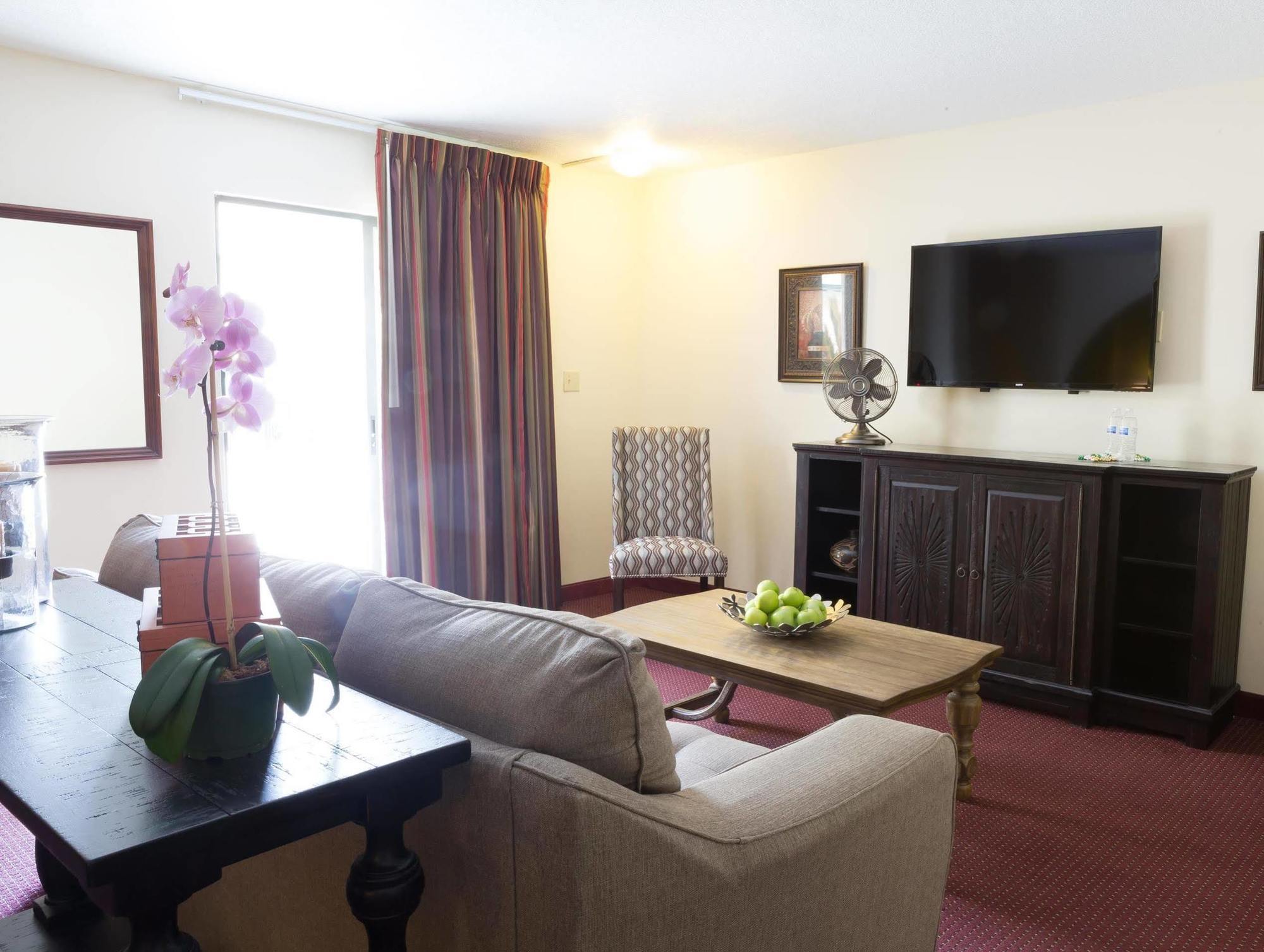 Marina Inn & Suites Chalmette-New Orleans エクステリア 写真